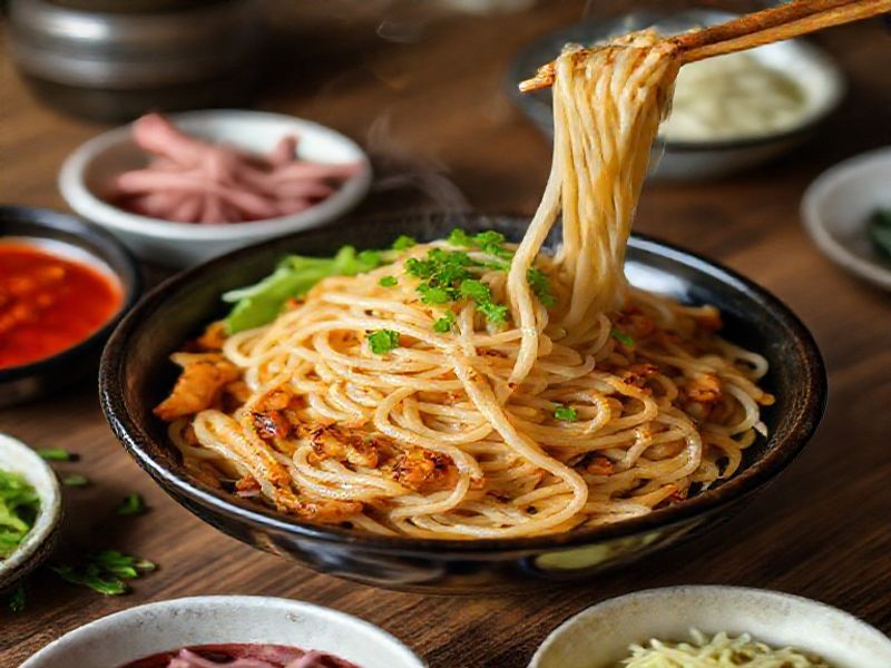 Grilled Cold Noodles: The Classic Heilongjiang Cuisine Dish and the Secret Recipe Revealed